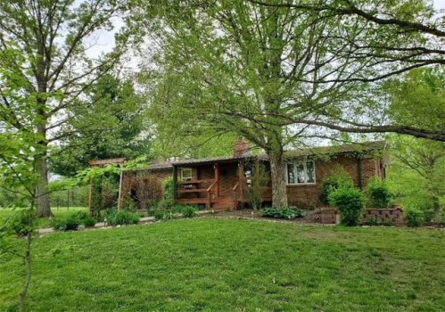 2405 1620 North Rd, Windsor, IL 61957-1177