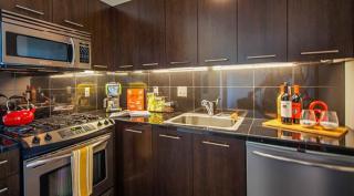 430 13th Ave, Portland OR  97205-2361 exterior