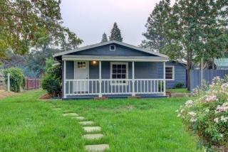 303 Cheryl Ln, Medford, OR 97535-9792