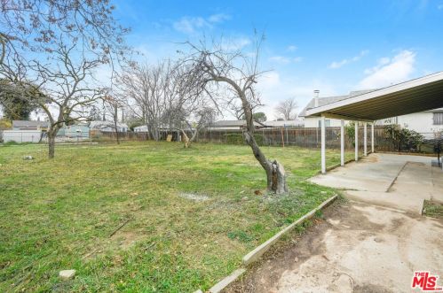 833 Michigan Ave, Beaumont, CA 92223-2337