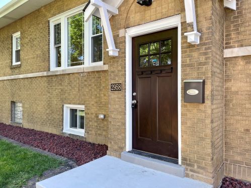 2958 Eastwood Ave, Chicago, IL 60625-3722