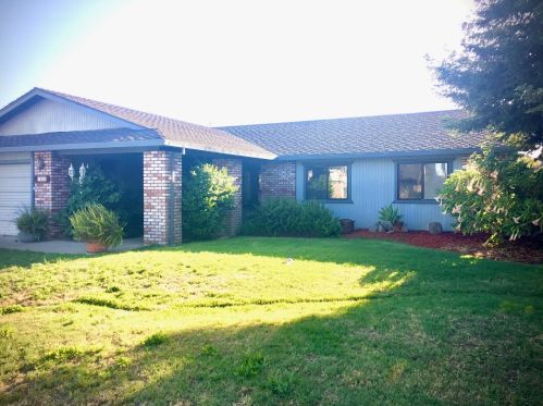 1325 Aksland Dr, Manteca, CA 95336-3215