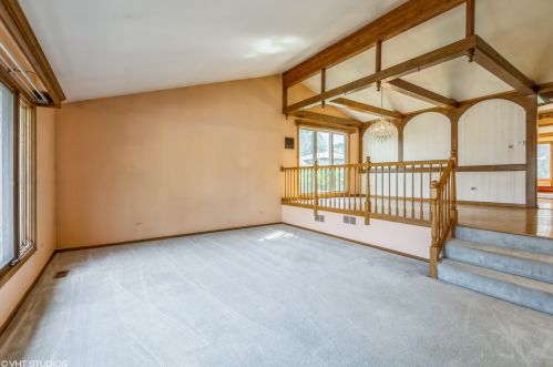 3 Swan Cir, Lemont IL  60440-1237 exterior