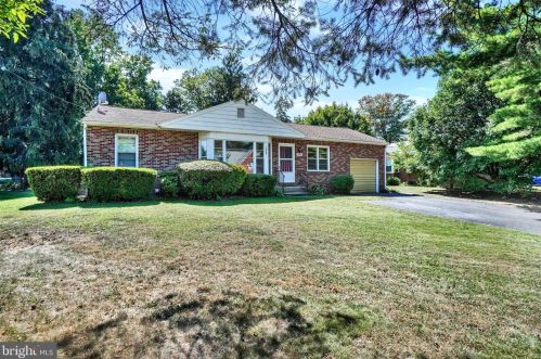 1020 Southern Rd, York, PA 17403-3042