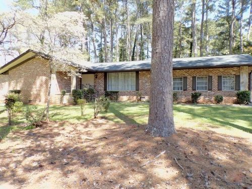 2083 Fairgreen Dr, Stone Mountain, GA 30087-1423