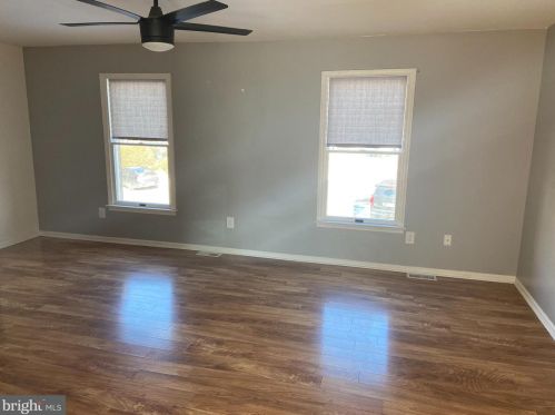 8 Rutherford Pl, Harpers Ferry, WV 25425-6381