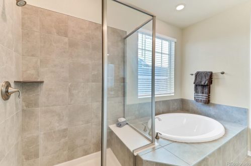 27939 Clifton Pl, Denver CO  80016 exterior