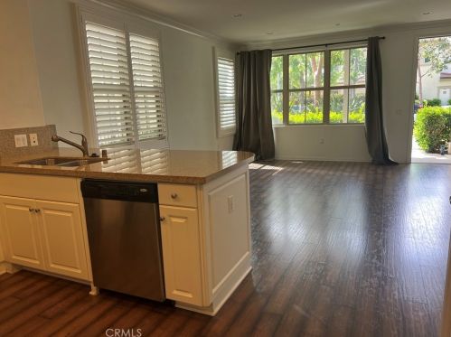 152 Coralwood, Irvine CA  92618-2248 exterior