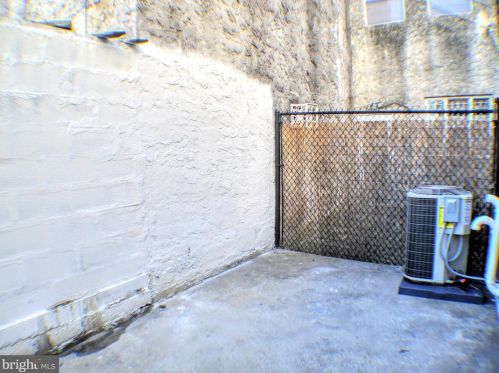 546 Manton St, Philadelphia PA 19147-5118 exterior