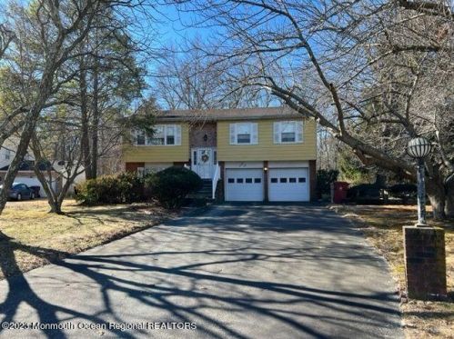 74 Sylvan Lake Blvd, Berkeley Township, NJ 08721-1937