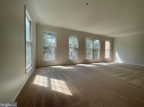 12033 Saw Ml Ct, Silver Spring MD 20902-1881 exterior