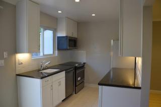 1674 Hollenbeck Ave, Sunnyvale CA  94087-5476 exterior