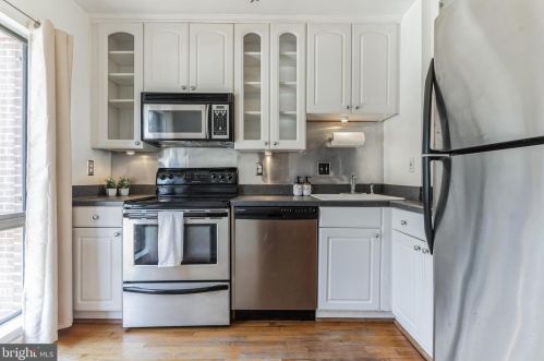 11507 Buttonwood Ct, Herndon, VA 20191-2205