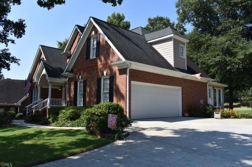 8151 Fairway Dr, Porterdale, GA 30014-2643