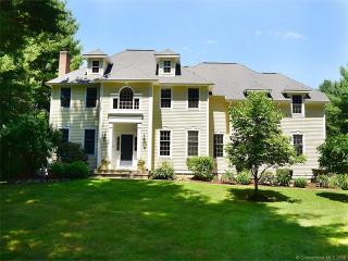 2 Pia Ln, Simsbury, CT 06070-1548