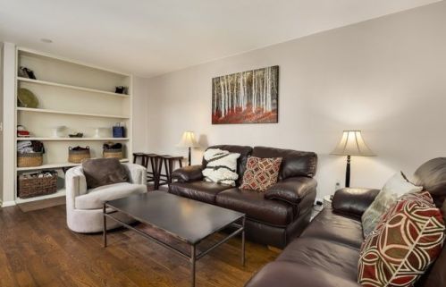 430 Swan Blvd, Bannockburn IL  60015-3672 exterior