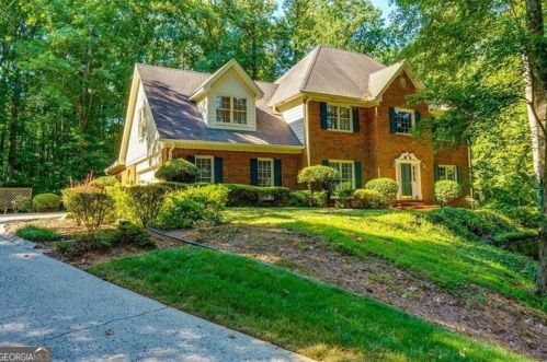 315 Autumn Wood Ln, Roswell, GA 30075-2186