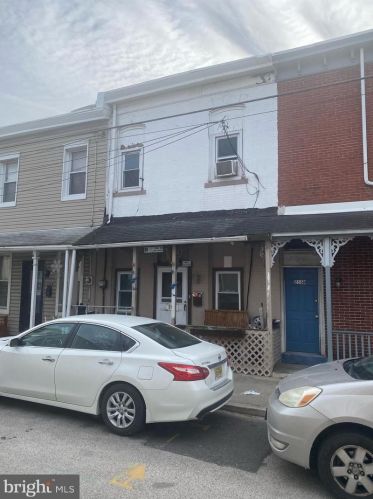 202 Morris St, Gloucester, NJ 08030-1443