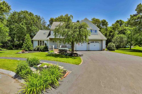 4 Lojko Dr, Nashua, NH 03062-2296