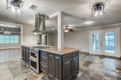 10236 Creekmere Dr, Dallas, TX 75218-2268