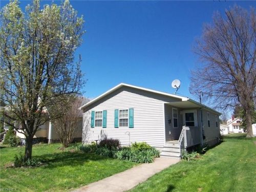 911 33rd St, Parkersburg, WV 26105-2541