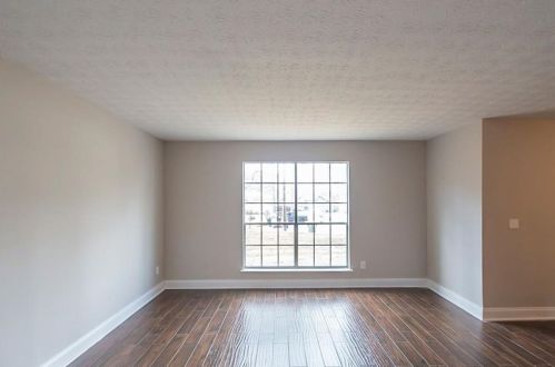 255 Marcliff Ct, Atlanta, GA 30349-4993