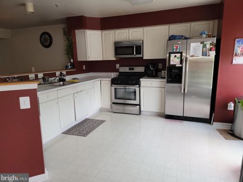 6205 Yellow Dawn Ct, Columbia MD  21045-2571 exterior