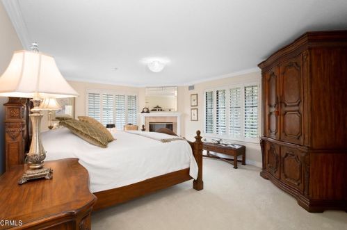 2036 Montecito Dr, Glendale CA  91208-1824 exterior