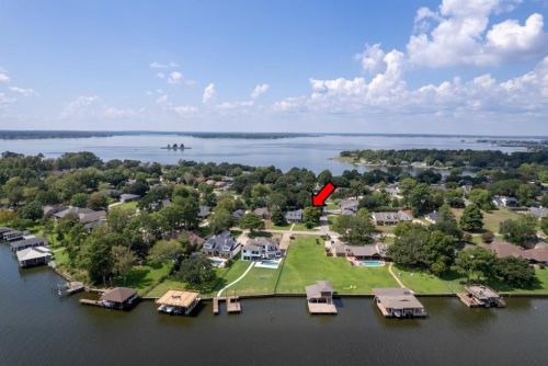 9796 Shr Dr, Conroe TX  77318-6652 exterior