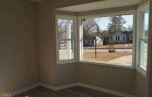 3260 Creekwood Dr, Rex GA  30273-2121 exterior