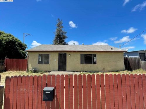 28095 12th St, Hayward, CA 94544-4827