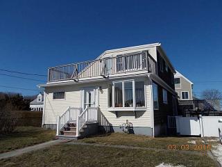 122 Seaconnet Blvd, Portsmouth, RI 02871-4920