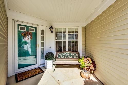 1083 Providence Ln, Buffalo Grove, IL 60089-1277