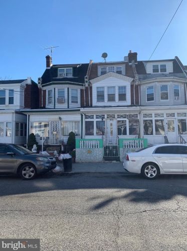 1632 Harrison St, Philadelphia, PA 19124-2722