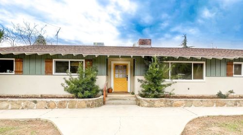 10225 Fremont St, Yucaipa, CA 92399-9620