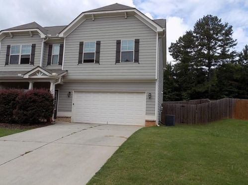 39 Grand Oak Dr, Jefferson, GA 30549-5444