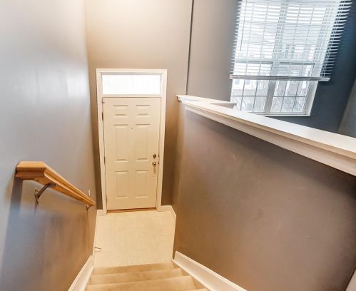 2404 Bluffcrest Ln, Cincinnati, OH 45238-3190