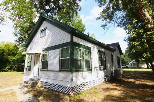 428 Magnolia St, Angleton TX  77515-4715 exterior