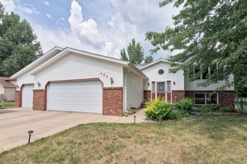424 Northwood Dr, Wild Rice, ND 58047-4406