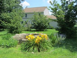 4 Samuel Hill Rd, Columbia, CT 06237-1424