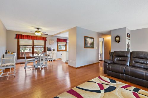 265 Hillcrest Ave, Pingree Grove, IL 60140-9429