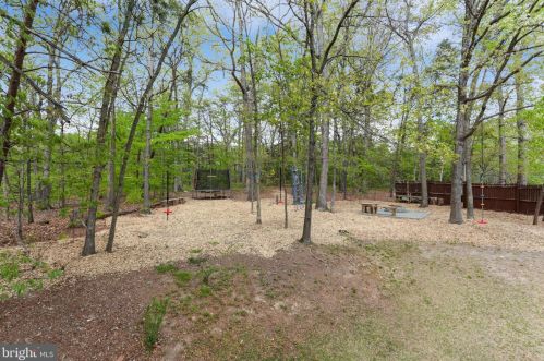 8922 Applecross Ln, Springfield VA  22153-1201 exterior