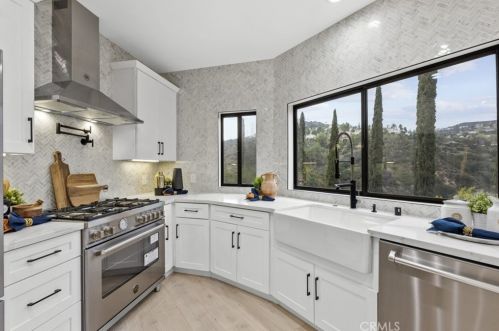 3360 Chevy Chase Dr, Glendale CA  91206-1428 exterior