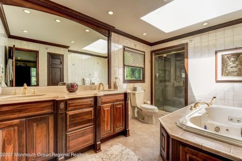 86 Green Meadow Blvd, Middletown NJ  07748-3148 exterior