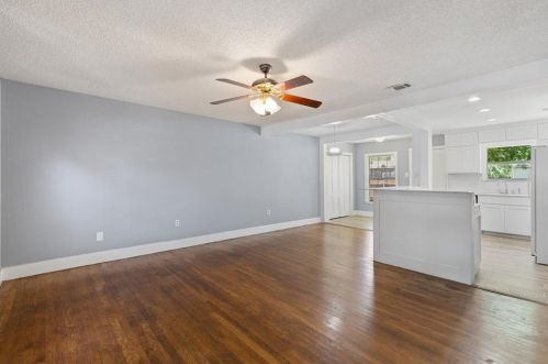 1635 3 St, Irving TX  75060-2503 exterior