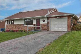 1484 Clayoma Ave, York, PA 17408-8889