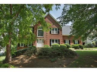 585 Estate Club Cir, Roswell, GA 30075-5558