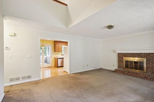 3950 Rocmar Dr, Lithonia, GA 30039-8025