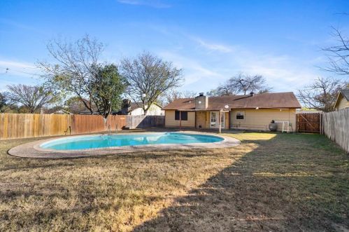 2110 Brandywine Ln, Austin TX  78727-4303 exterior