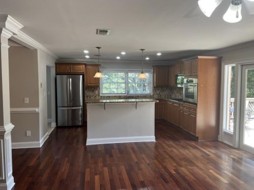 5765 Chamblee Dunwoody Rd, Atlanta GA  30338-3703 exterior